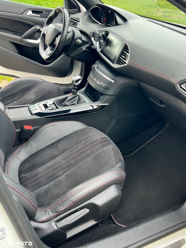 Peugeot 308 1.6 e-THP GT S&S - 21