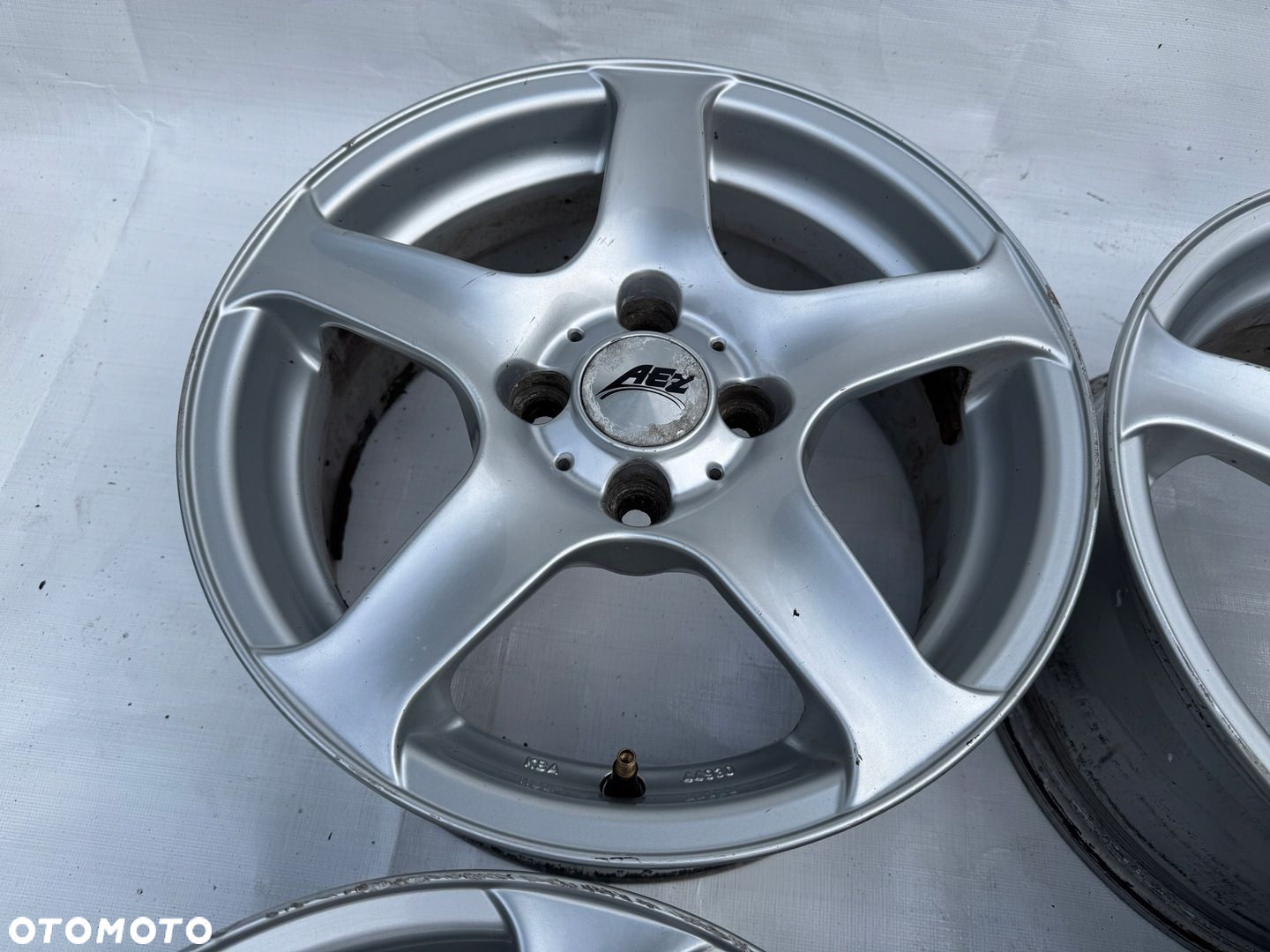 Felgi AEZ Renault 4x100 6,5J 15" ET38 653 - 3
