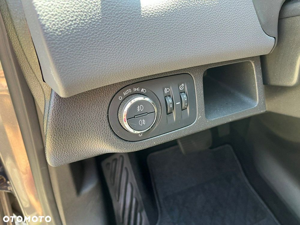 Opel Meriva - 11