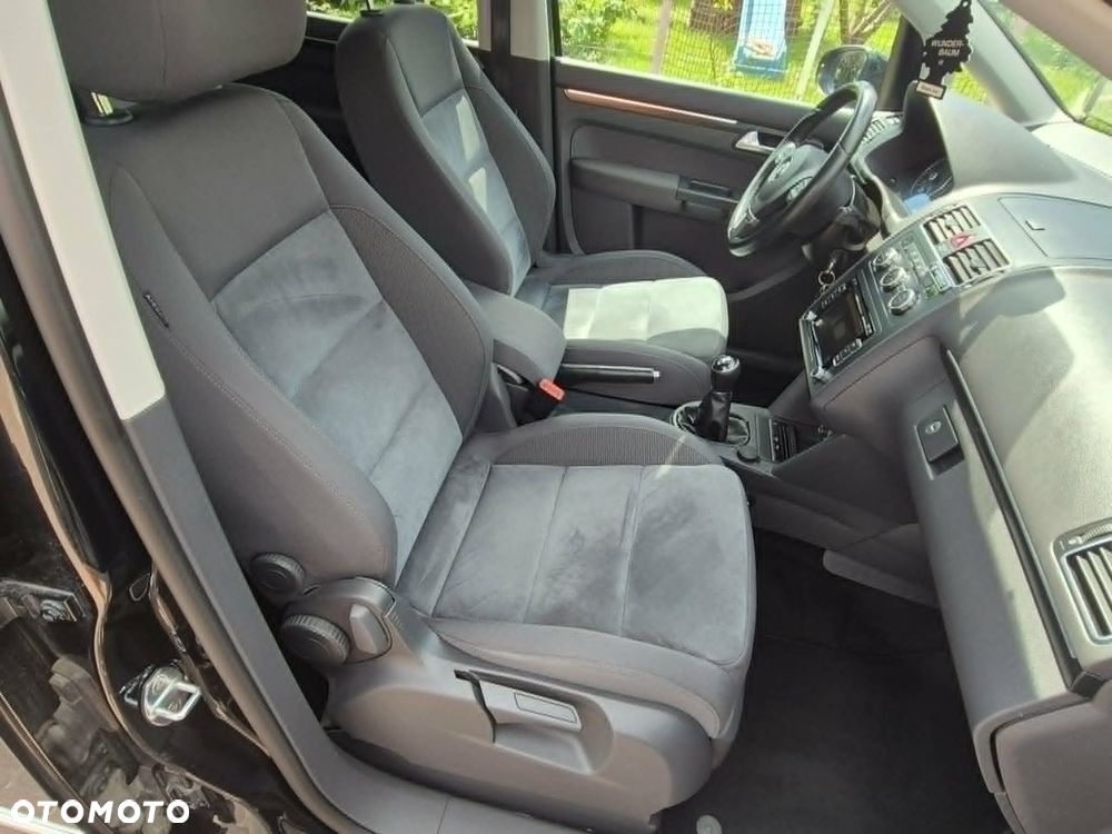Volkswagen Touran 2.0 TDI DPF Highline - 6