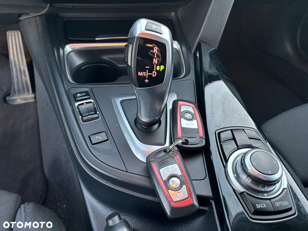 BMW Seria 3 316d Sport Line - 23