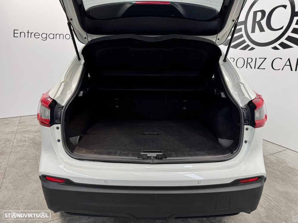 Nissan Qashqai 1.5 dCi N-Connecta - 18