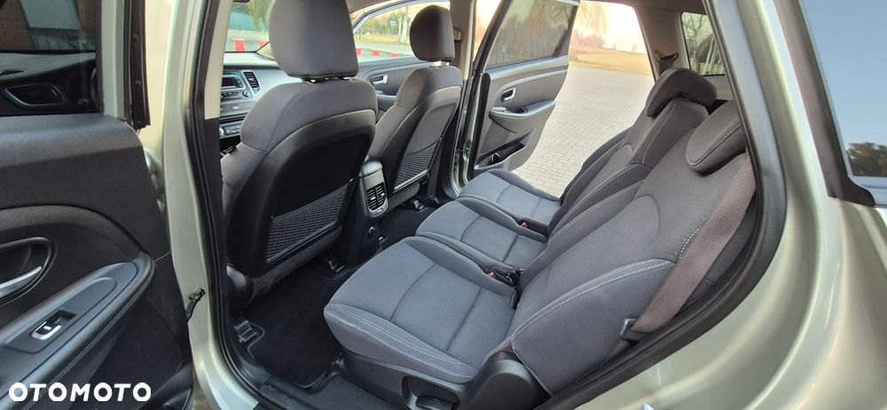 Kia Carens 1.7 CRDi S 7os - 8