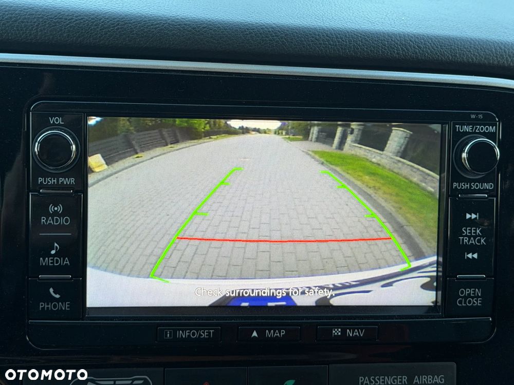 Mitsubishi Outlander 2.0 4WD Plus - 13