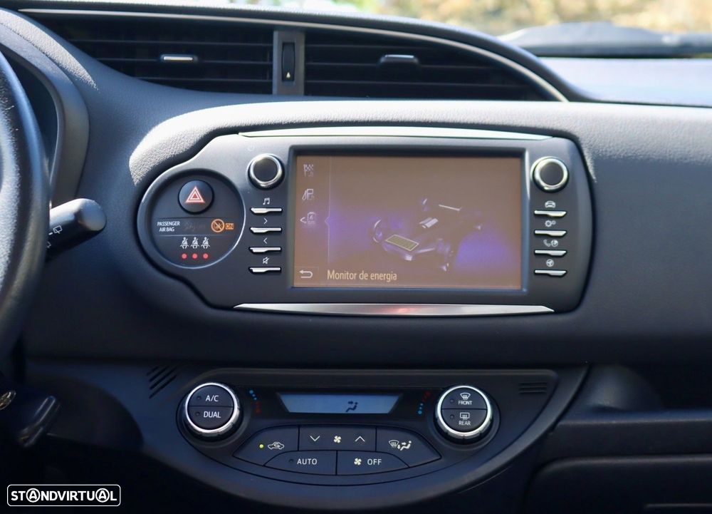 Toyota Yaris 1.5 HSD Exclusive - 9