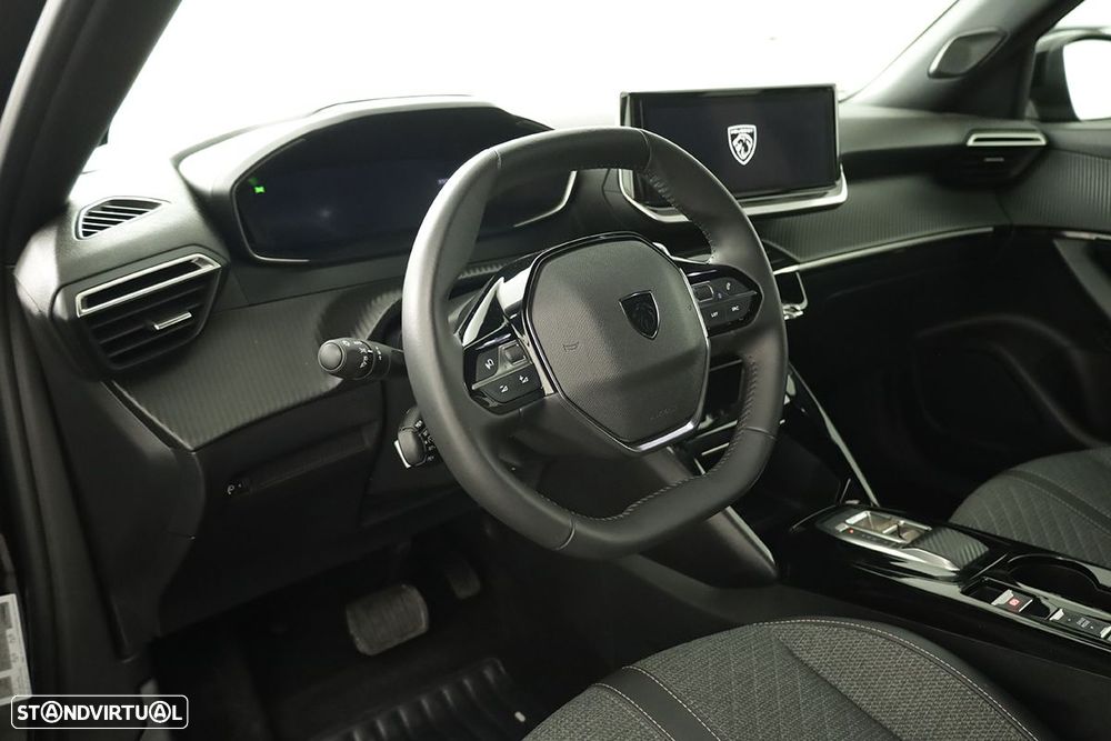 Peugeot 2008 1.2 PureTech Allure EAT8 - 7