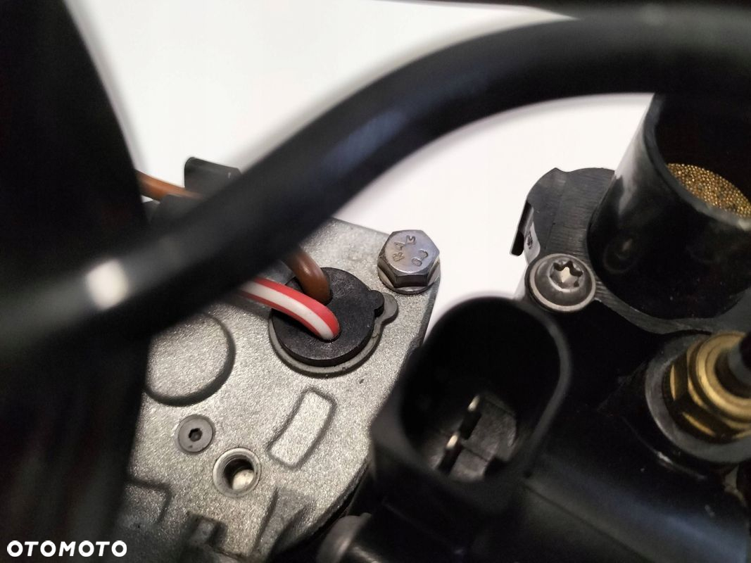 SPRĘŻARKA POMPA KOMPRESOR ZAWIESZENIA BMW F16 X5 F15 F85 F86 6875177 - 5