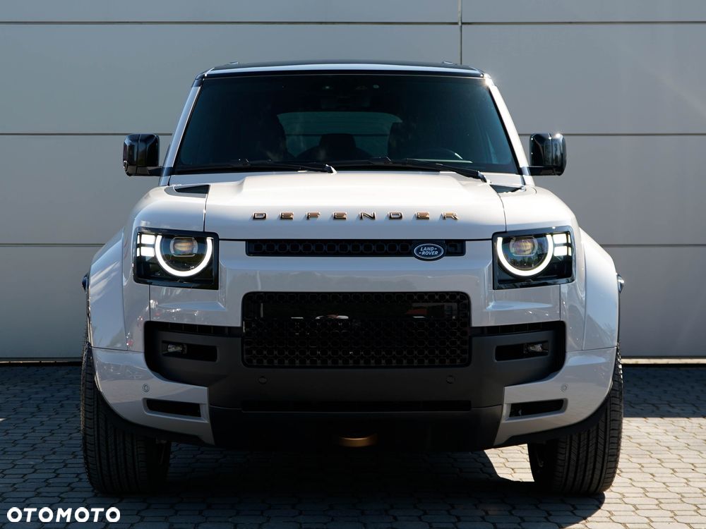 Land Rover Defender - 2