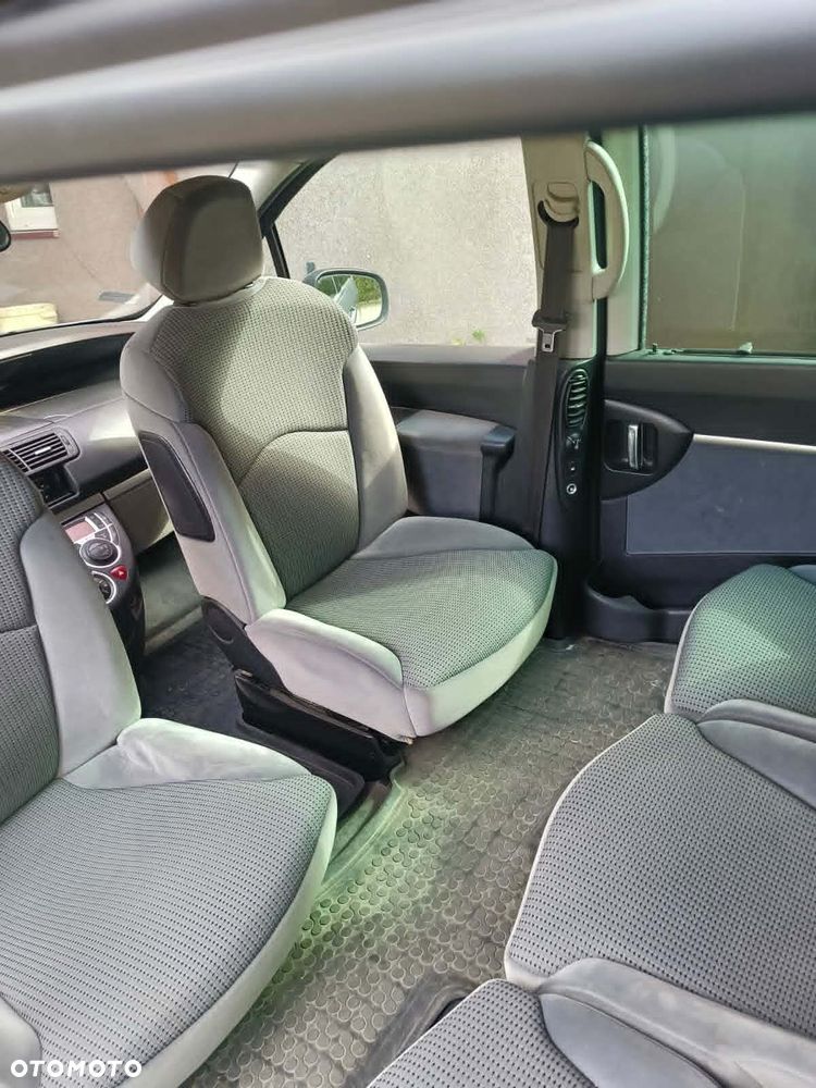 Peugeot 807 HDi 165 Family - 8