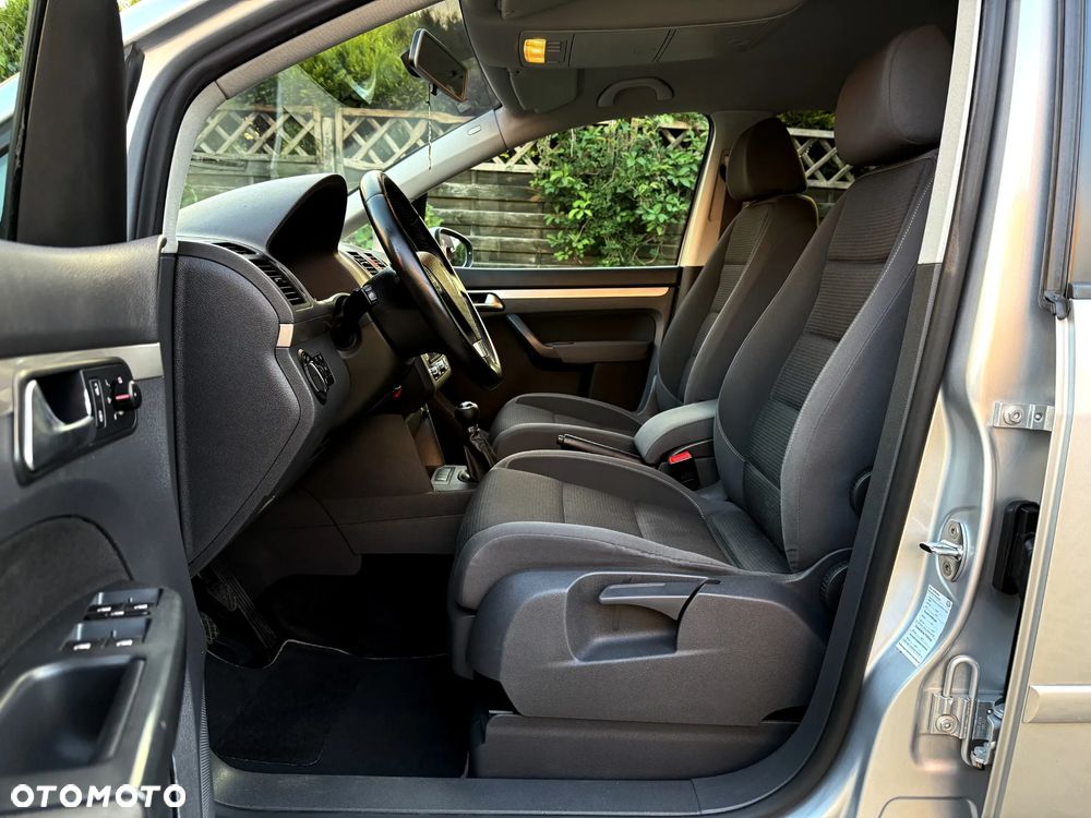 Volkswagen Touran 1.9 TDI Highline - 17