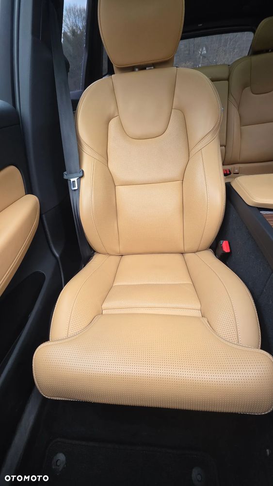 Volvo XC 60 B5 D AWD Inscription - 32