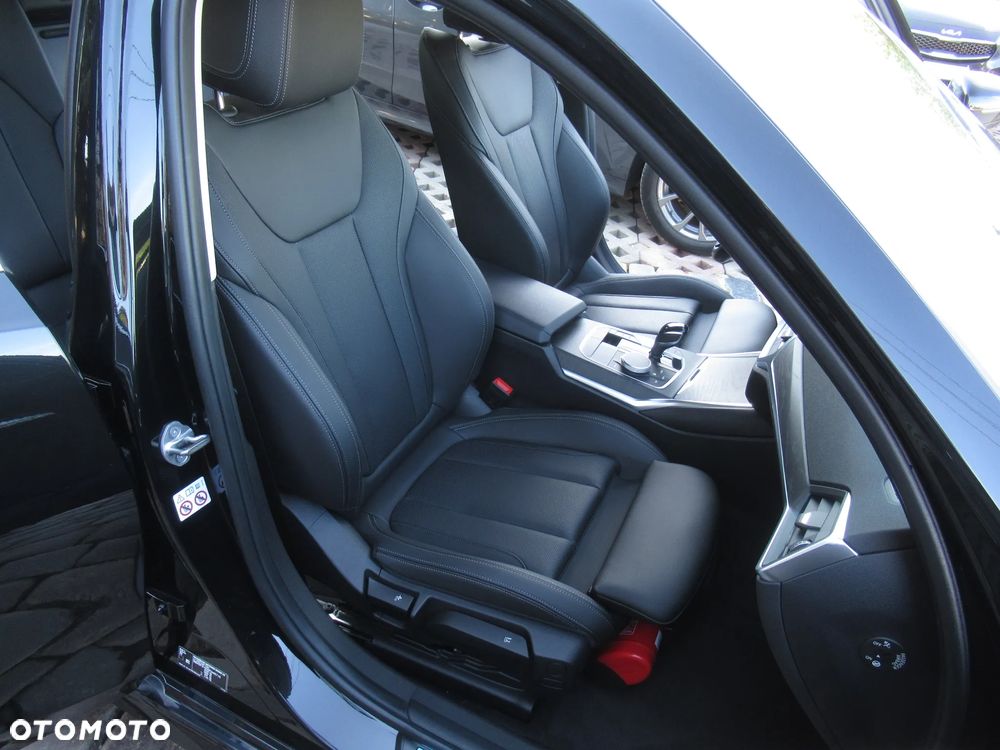 BMW Seria 3 320i Luxury Line - 10