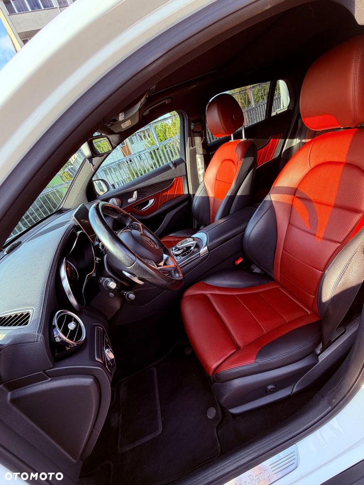 Mercedes-Benz GLC 300 4-Matic - 4
