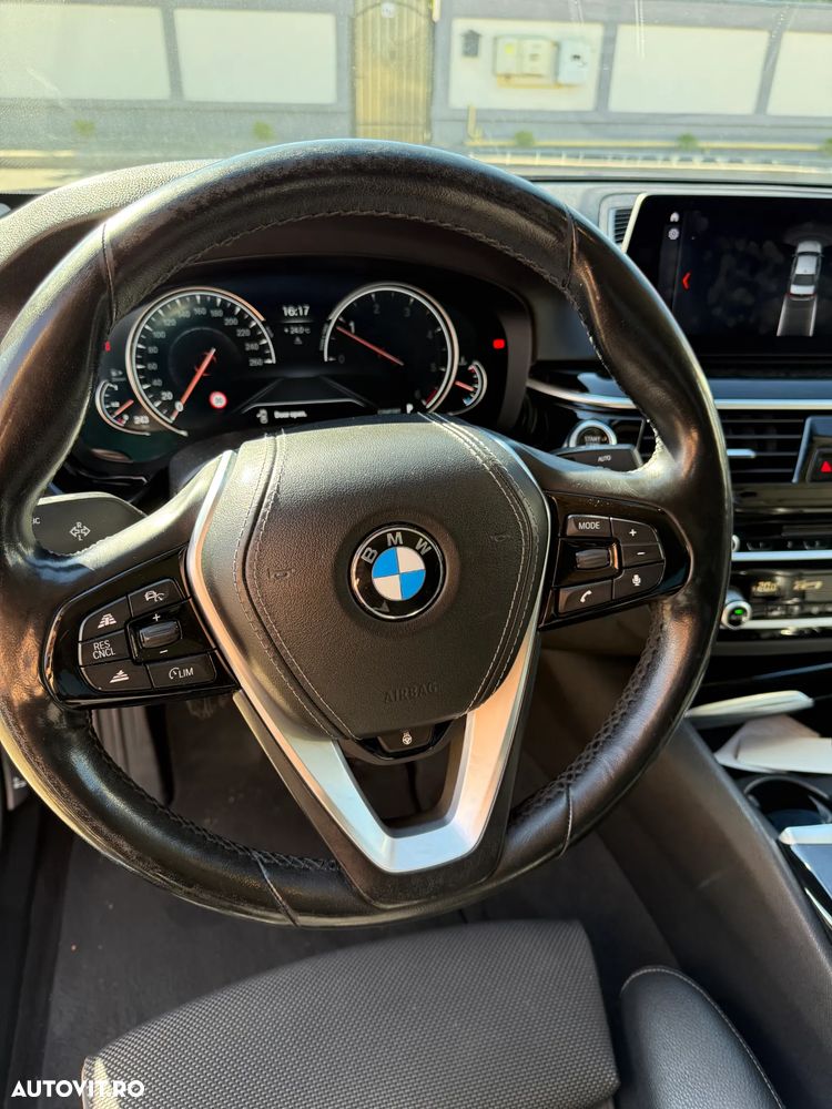 BMW Seria 5 520d AT - 9