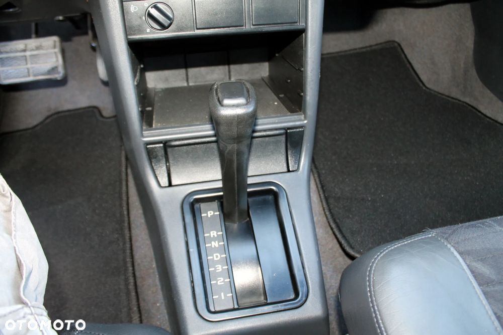 Volvo Seria 400 - 18