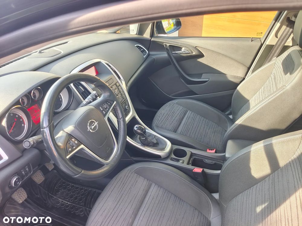 Opel Astra 1.4 T Cosmo - 34