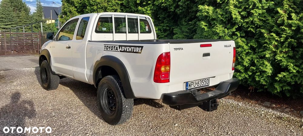 Toyota Hilux 4x4 Extra Cab - 29