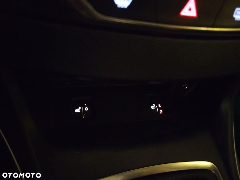 Peugeot 308 PureTech 130 GPF EAT8 Stop & Start Tech Edition - 12