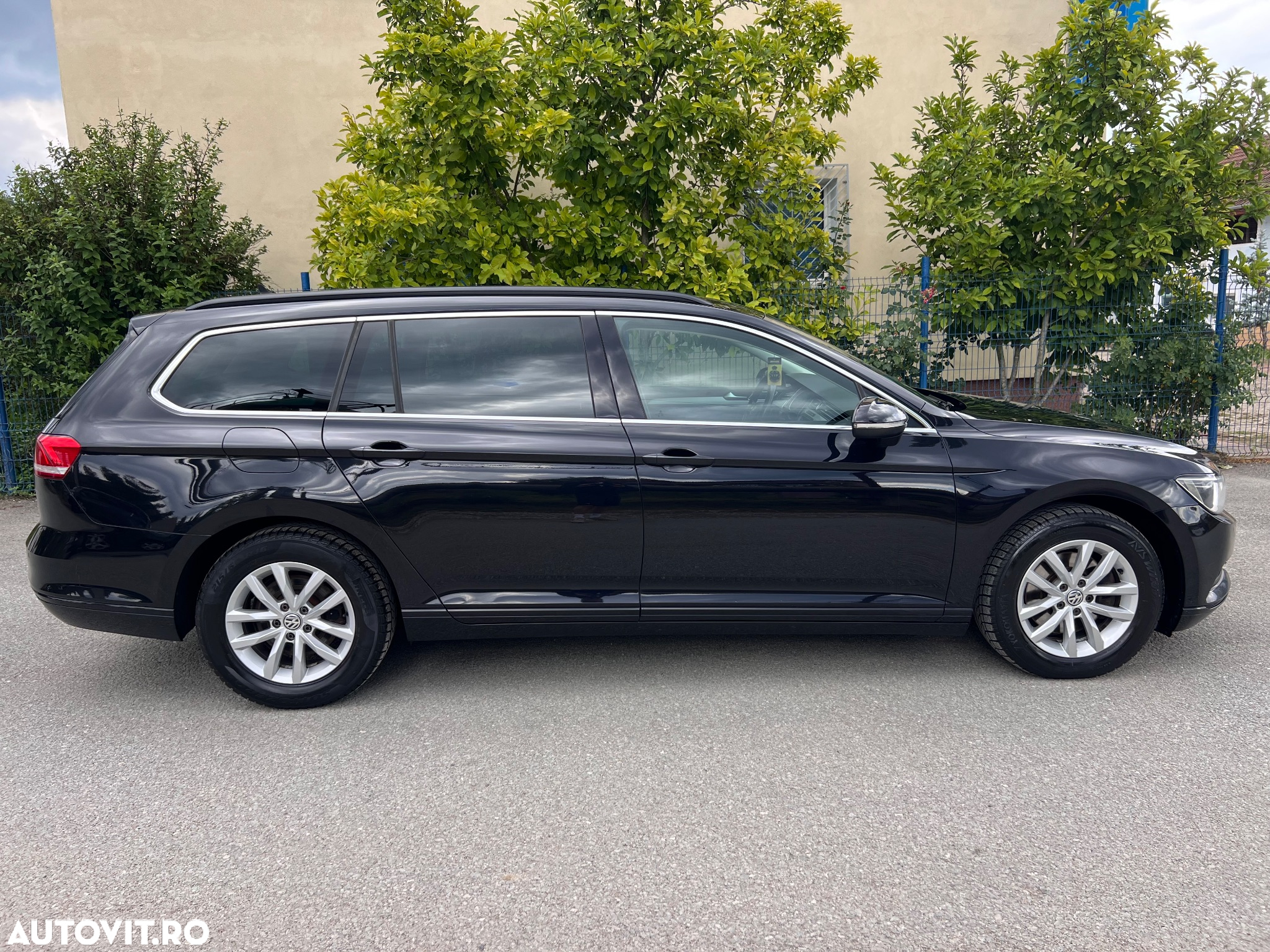 Volkswagen Passat Variant 2.0 TDI DSG (BlueMotion Technology) Trendline - 4