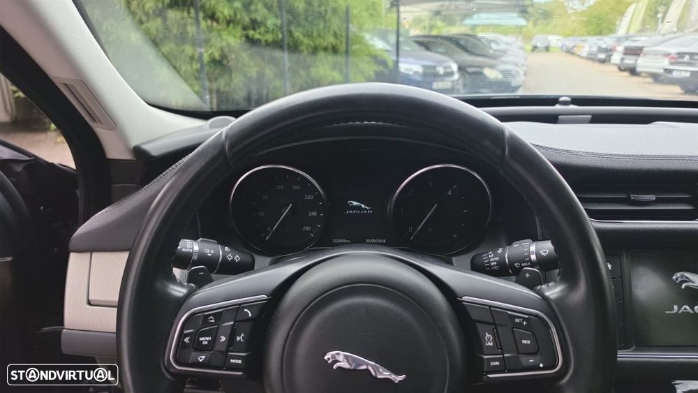 Jaguar XF 2.0 D Portfolio Aut. - 17