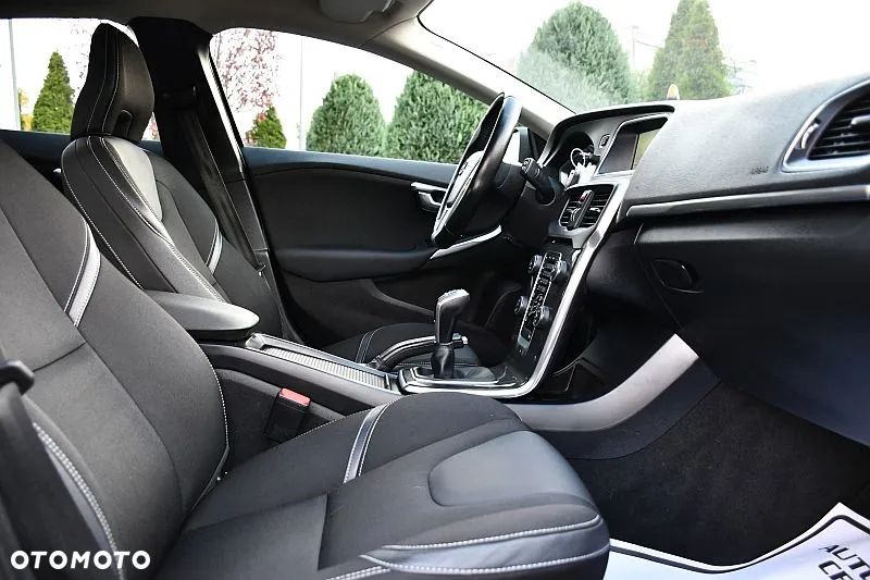 Volvo V40 D2 Momentum - 7