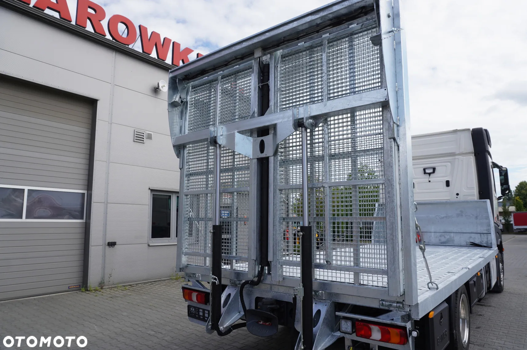 Mercedes-Benz Actros 1845 4×2 E6 / NOWA LAWETA 8,3 m / Kab. sypialna - 17