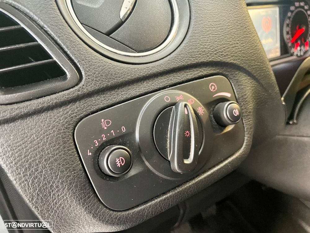 Ford S-Max 2.0 TDCi Titanium 7L - 18