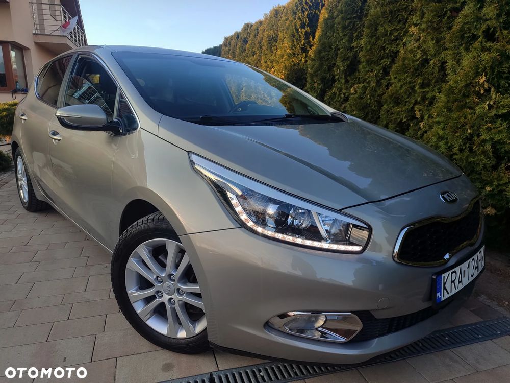 Kia Ceed 1.4 CVVT Attract - 32