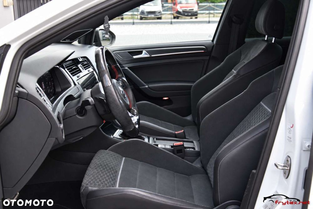 Volkswagen Golf - 21