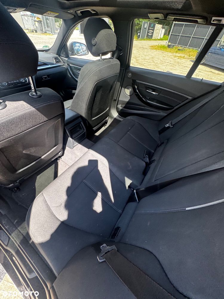 BMW Seria 3 328i Sport Line - 9