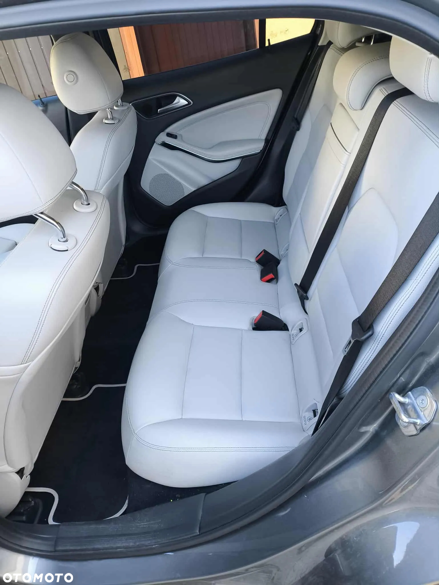 Mercedes-Benz GLA 250 7G-DCT UrbanStyle Edition - 8
