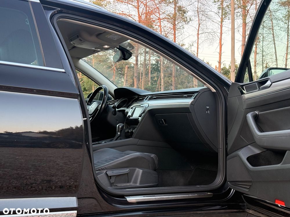 Volkswagen Passat - 8
