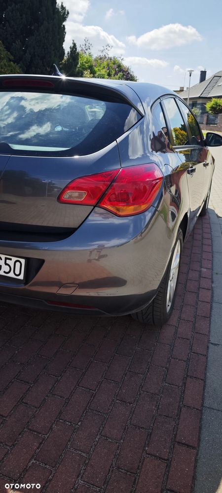 Opel Astra 1.6 Enjoy - 9