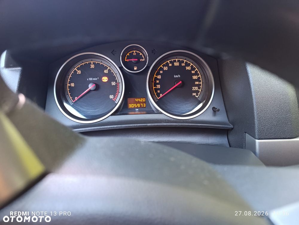 Opel Astra 1.9 CDTI DPF Cosmo - 9