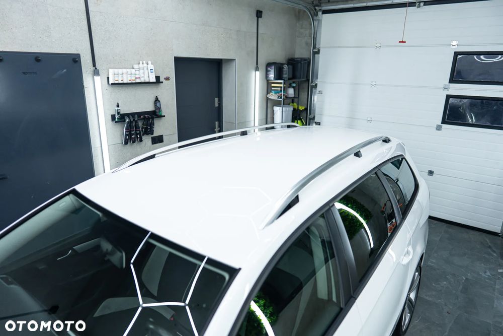 Volkswagen Passat 2.0 TDI DSG BlueMotion Technology R-Line - 10