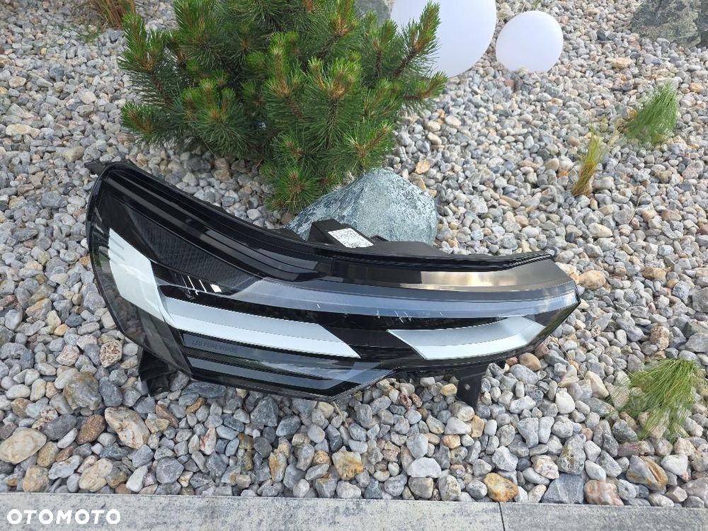 RENAULT CAPTUR 2 LIFT SYMBIOS Lampa prawa Full Led Pure 260107674R Matowa - 2