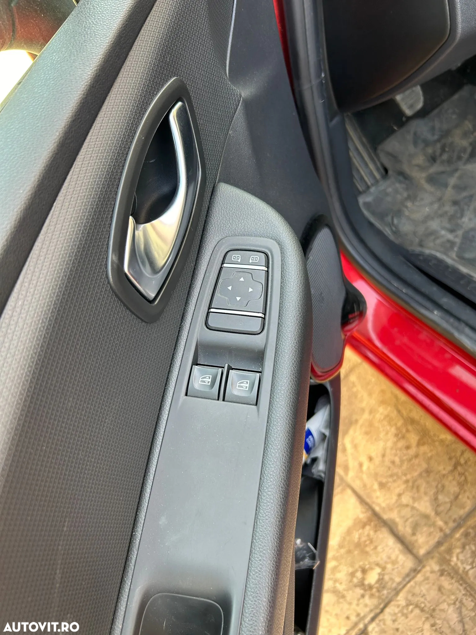 Renault Clio IV TCe Zen - 7