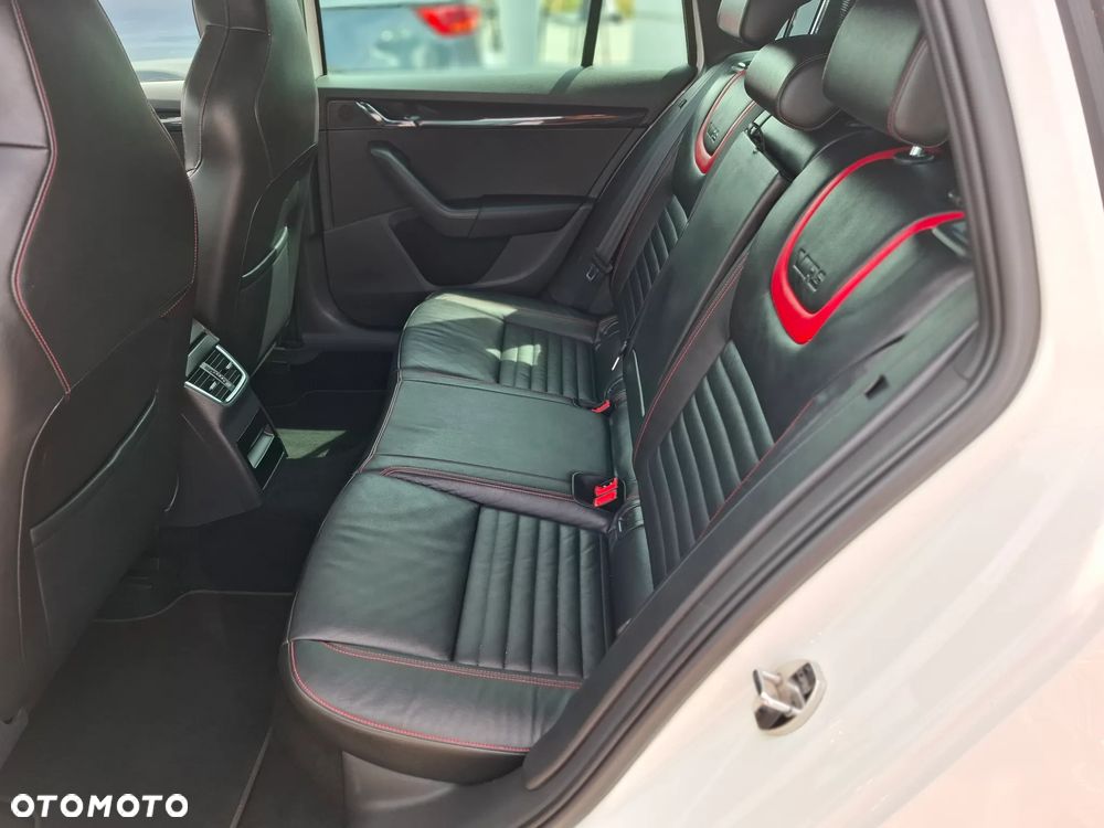 Skoda Octavia 2.0 TDI RS DSG - 25
