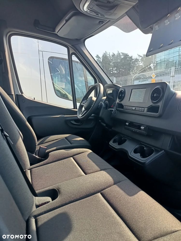 Mercedes-Benz SPRINTER - 14