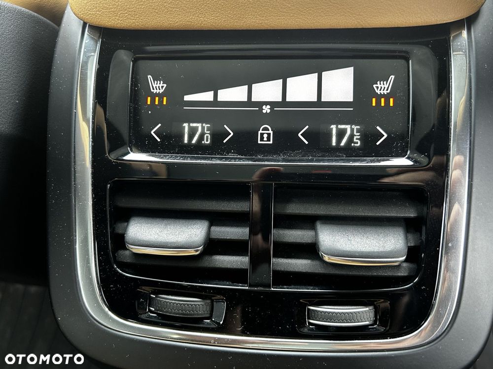Volvo XC 90 - 31