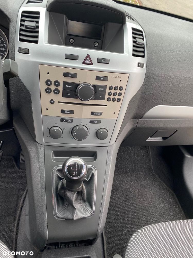 Opel Zafira - 24