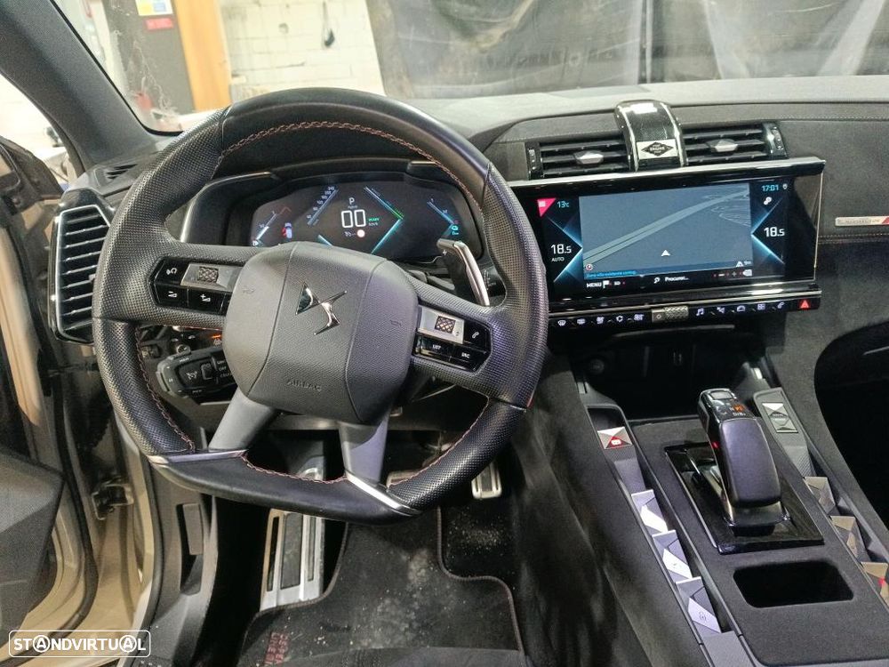 DS DS7 Crossback E-Tense Performance Line EAT8 - 7