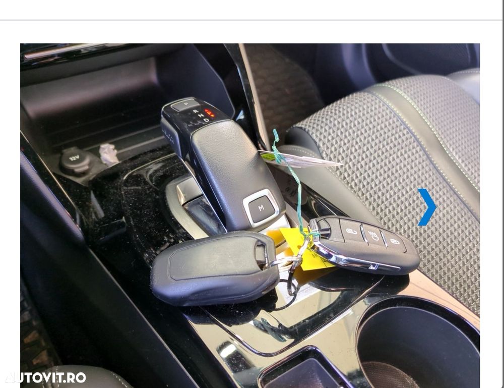 Peugeot 2008 1.2 L PureTech STT EAT8 GT Line - 12