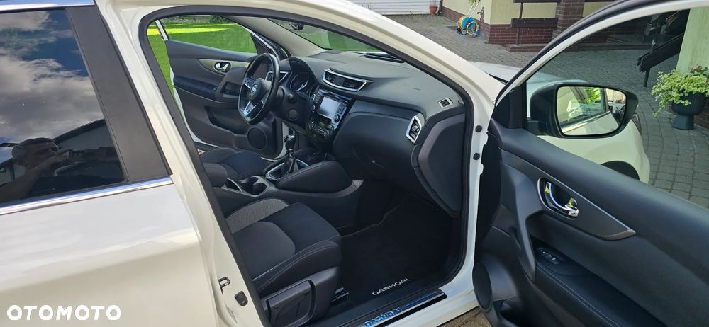 Nissan Qashqai 1.2 DIG-T N-Connecta EU6 - 12