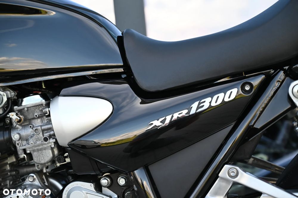 Yamaha XJR - 26