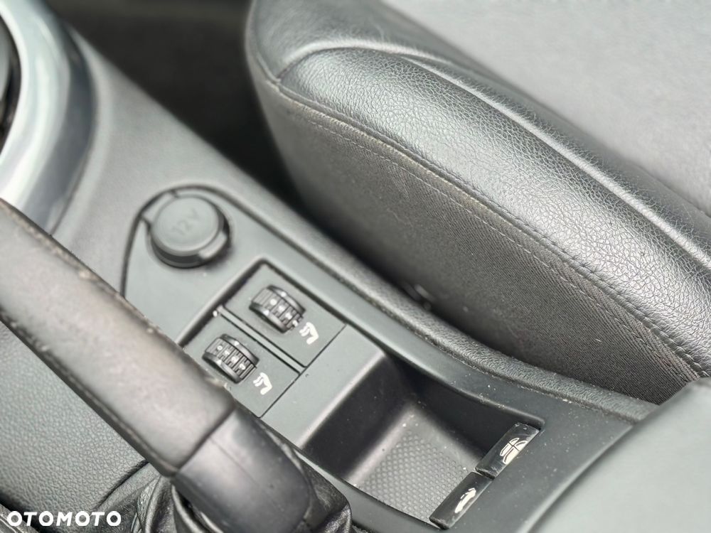 Peugeot 308 HDi FAP 150 Business Line Niveau 2 - 14