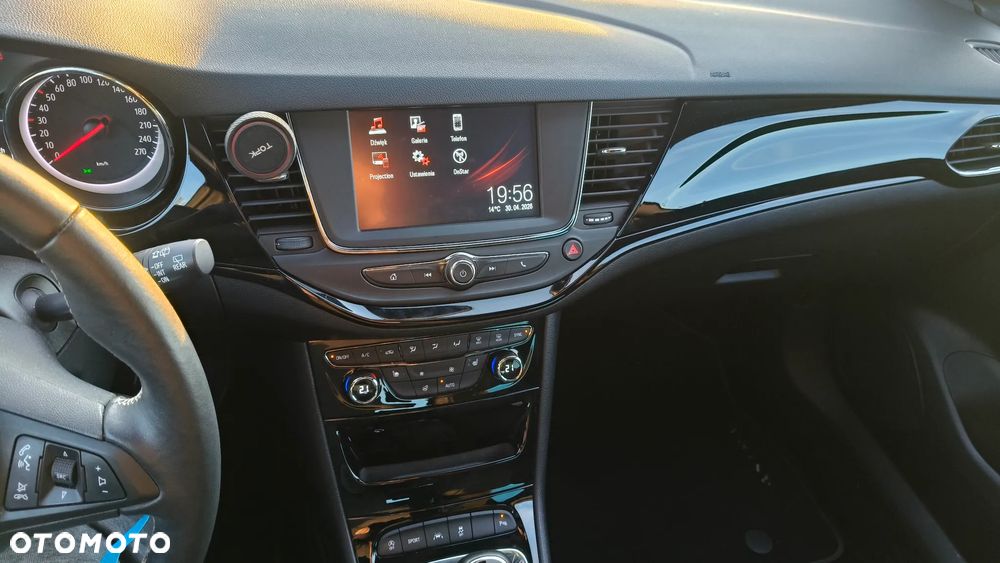Opel Astra 1.4 T Dynamic - 18