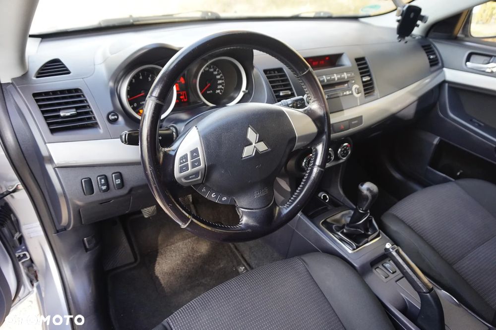 Mitsubishi Lancer - 27