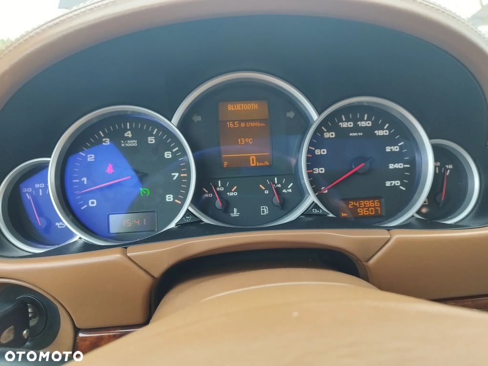 Porsche Cayenne - 29