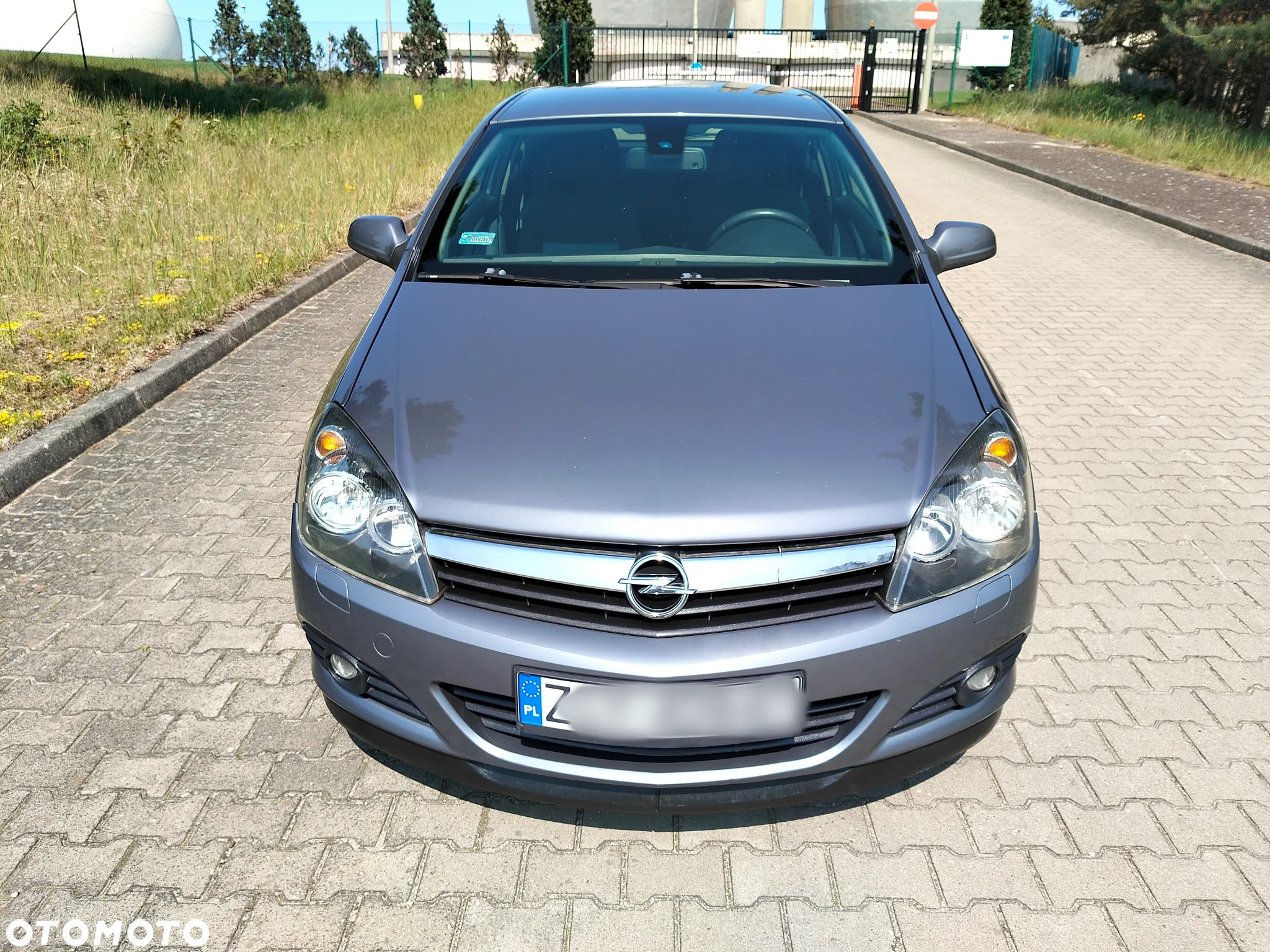 Opel Astra III GTC 1.4 Cosmo - 3